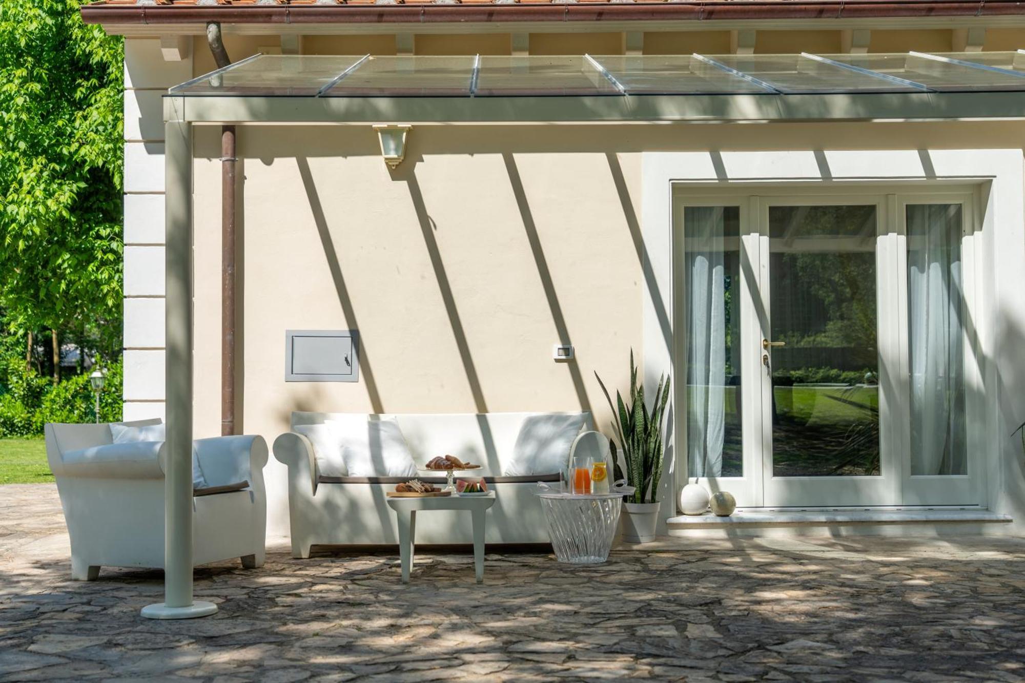 Villa Vittoria - Lusso Con Piscina, Tennis, Jacuzzi E Palestra Lucca Exteriör bild