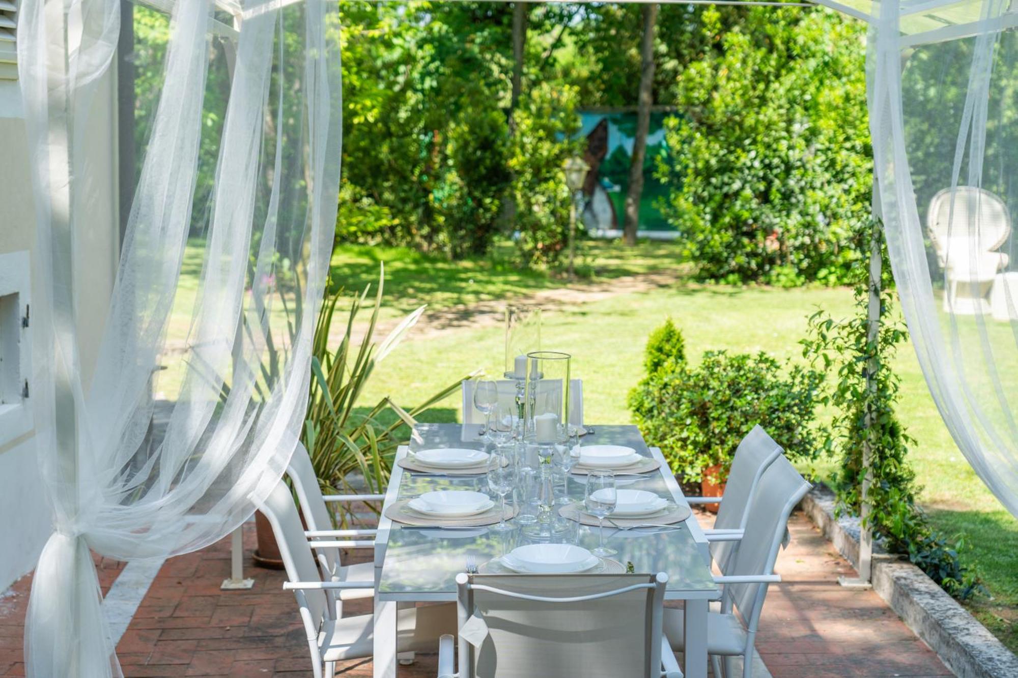 Villa Vittoria - Lusso Con Piscina, Tennis, Jacuzzi E Palestra Lucca Exteriör bild