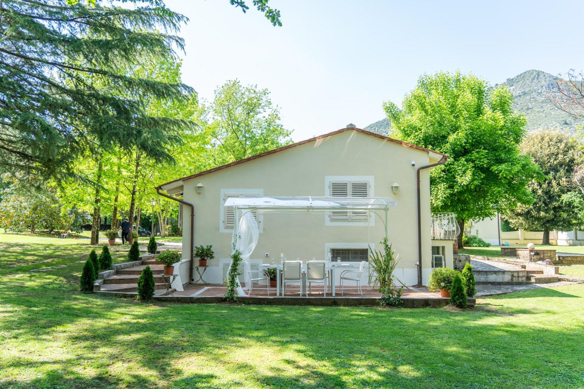 Villa Vittoria - Lusso Con Piscina, Tennis, Jacuzzi E Palestra Lucca Exteriör bild